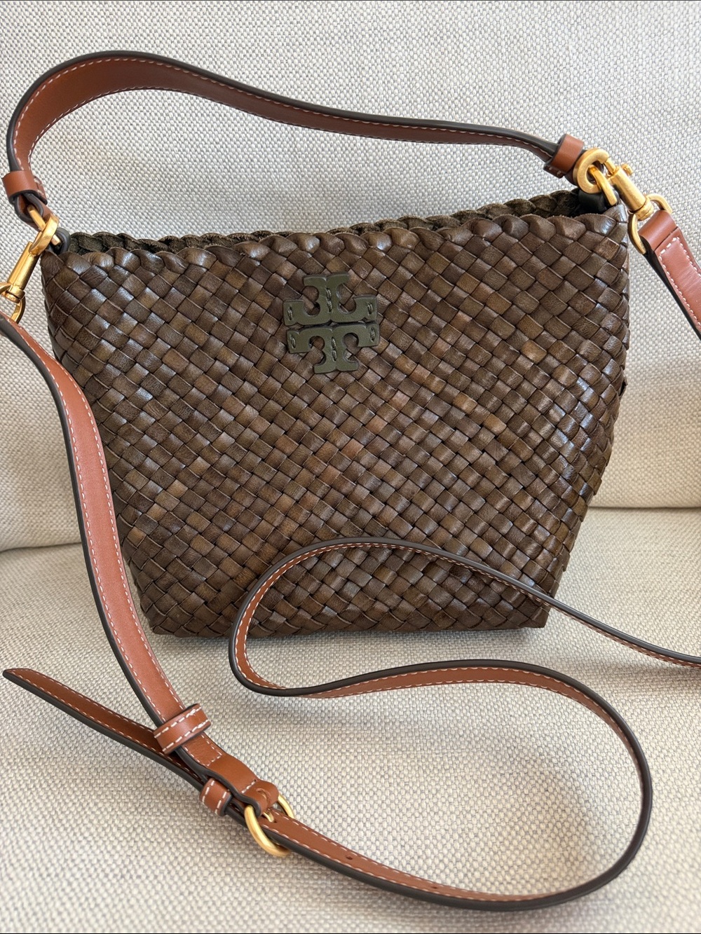 Tory Burch McGraw Woven Leather Crossbody Bucket Bag olive color - Picture 2 of 6